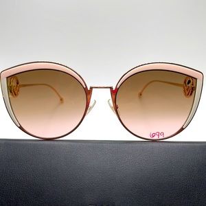 NWOT! Fendi women’s oversized sunglasses. Pink, cream, and rose gold frames.